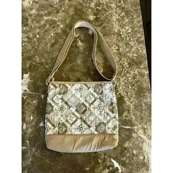 Land’s End Quilted Crossbody bag - Picture 1 of 11